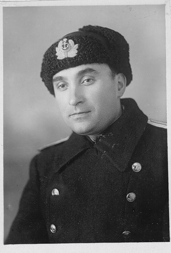 Е.М. Сузюмов - 1943г. в шапке